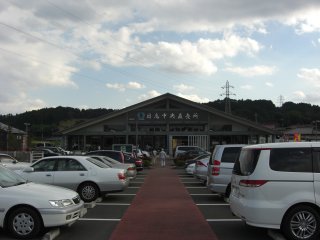 JAいるま野農産物日高中央直売所全景