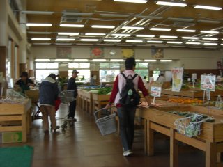 日高中央直売所花コーナー