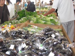 日高中央直売所内